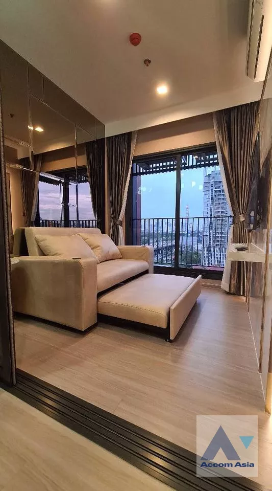  2 Bedrooms  Condominium For Rent in Phaholyothin, Bangkok  near MRT Rama 9 - ARL Makkasan (AA37657)