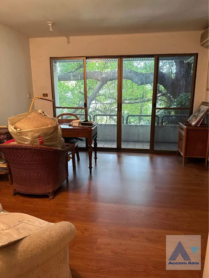  4 Bedrooms  Townhouse For Sale in Sukhumvit, Bangkok  near BTS Phrom Phong (AA37669)