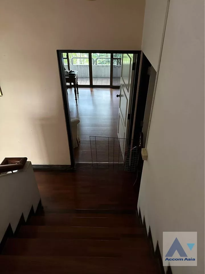 5  4 br Townhouse For Sale in sukhumvit ,Bangkok BTS Phrom Phong AA37669