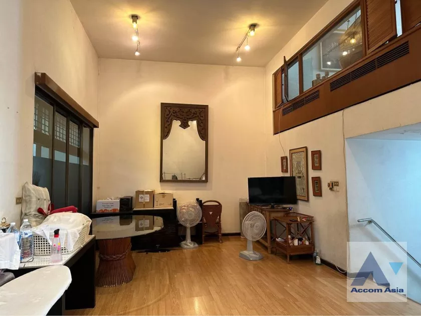  2  4 br Townhouse For Sale in sukhumvit ,Bangkok BTS Phrom Phong AA37669