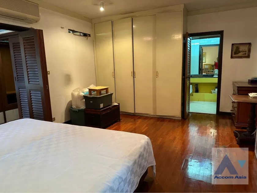 13  4 br Townhouse For Sale in sukhumvit ,Bangkok BTS Phrom Phong AA37669