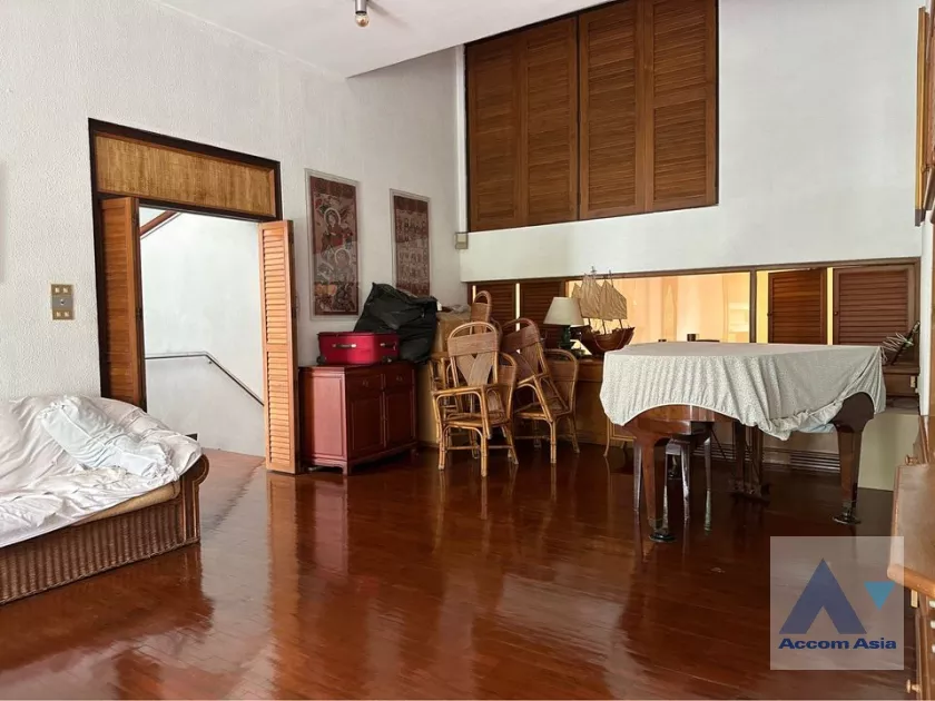 4  4 br Townhouse For Sale in sukhumvit ,Bangkok BTS Phrom Phong AA37669