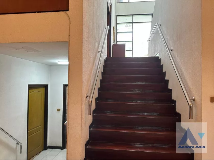 18  4 br Townhouse For Sale in sukhumvit ,Bangkok BTS Phrom Phong AA37669
