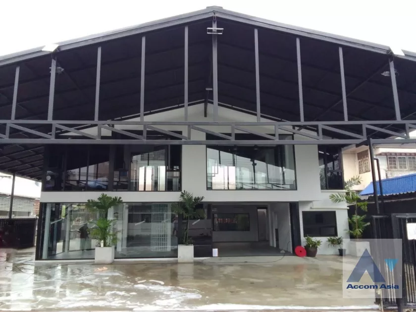  2  House For Rent in Lat Phrao ,Bangkok MRT Sutthisan AA37680