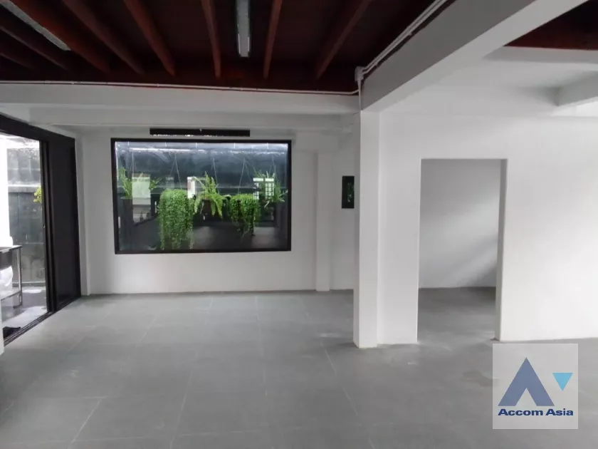 9  House For Rent in Lat Phrao ,Bangkok MRT Sutthisan AA37680