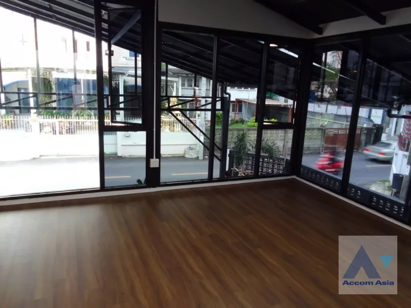 6  House For Rent in Lat Phrao ,Bangkok MRT Sutthisan AA37680