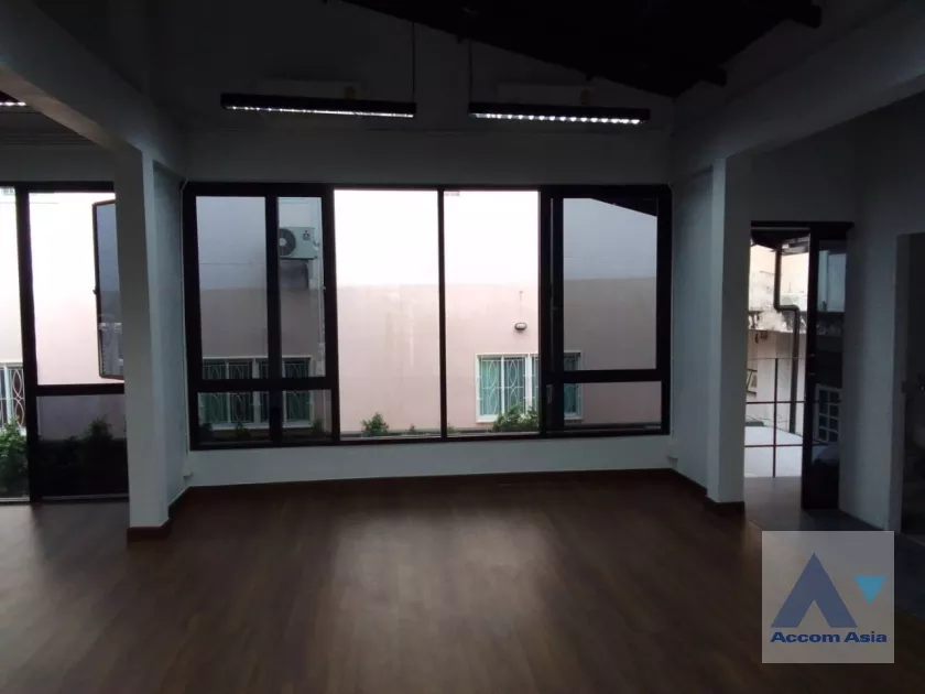 8  House For Rent in Lat Phrao ,Bangkok MRT Sutthisan AA37680