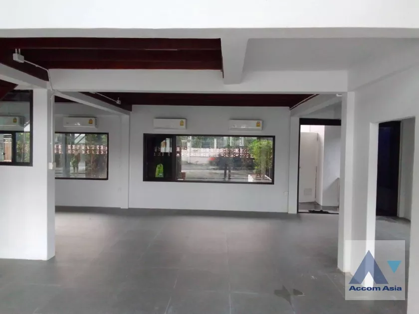 Home Office |  House For Rent in Ratchadapisek, Bangkok  near MRT Sutthisan (AA37680)