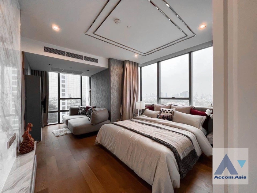  2 Bedrooms  Condominium For Sale in Sathorn, Bangkok  near BTS Surasak (AA37695)