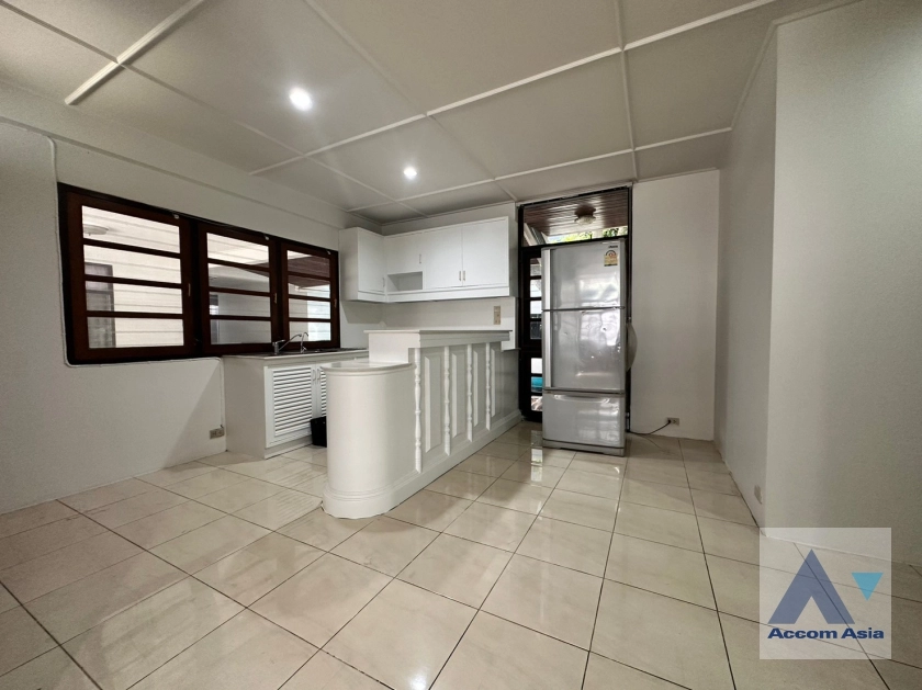 17  3 br House For Rent in Ploenchit ,Bangkok BTS Ploenchit 95192