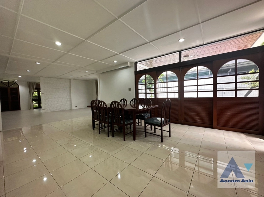  1  3 br House For Rent in Ploenchit ,Bangkok BTS Ploenchit 95192