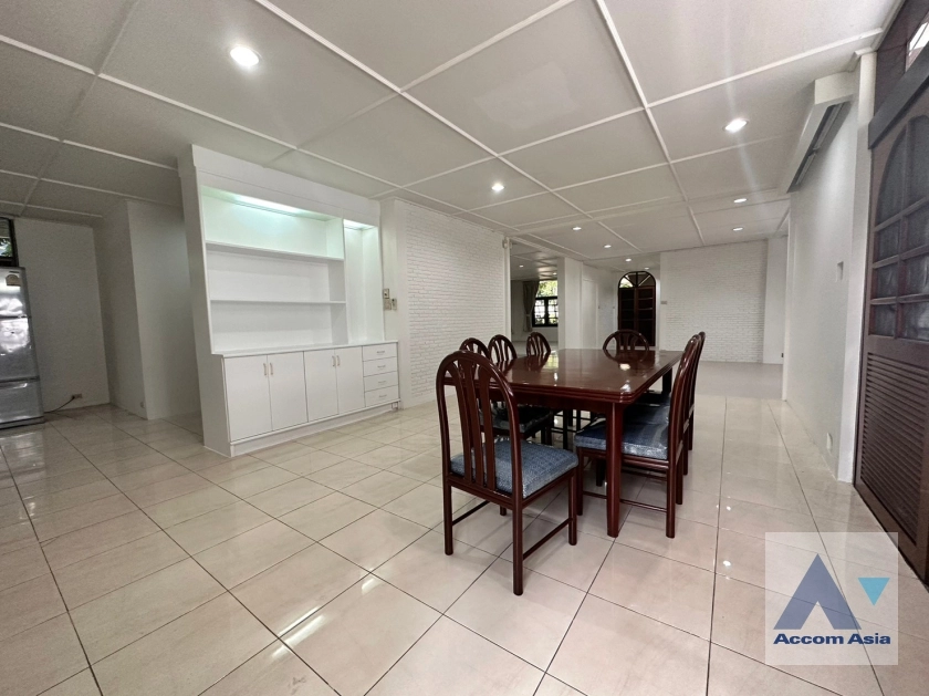 4  3 br House For Rent in Ploenchit ,Bangkok BTS Ploenchit 95192