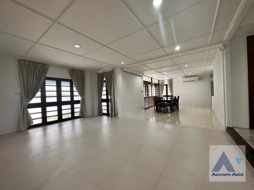 5  3 br House For Rent in Ploenchit ,Bangkok BTS Ploenchit 95192