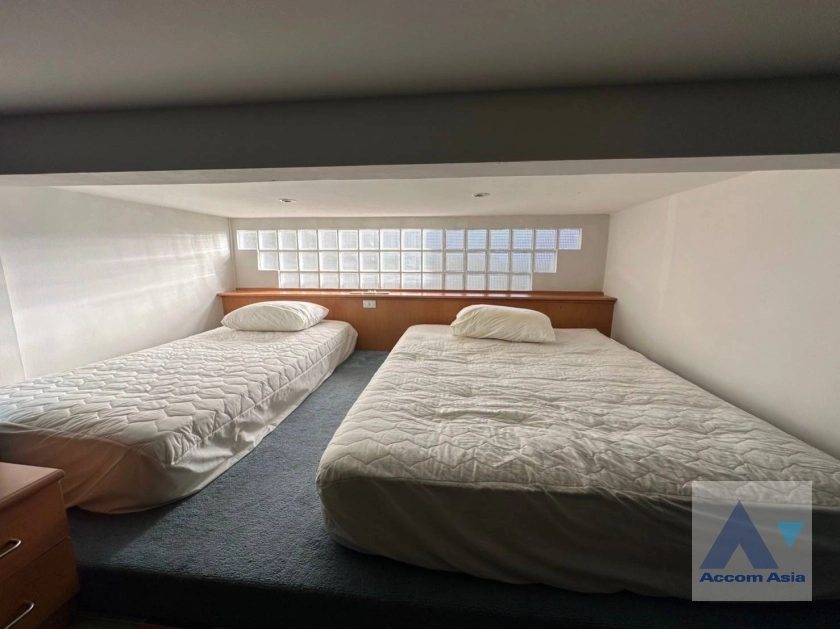 unit 2 Bedrooms  Condominium For Rent in Sukhumvit, Bangkok  near BTS Phrom Phong (AA37703)