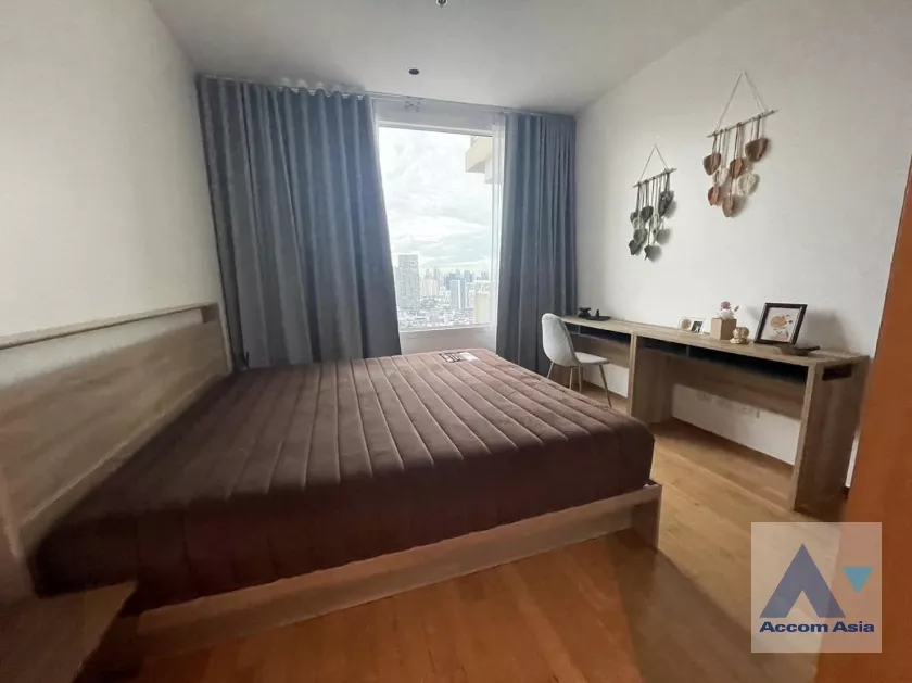  2 Bedrooms  Condominium For Rent in Sathorn, Bangkok  near BTS Chong Nonsi - BRT Sathorn (AA37711)