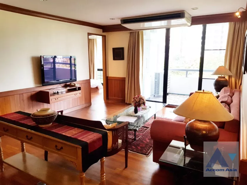  2 Bedrooms  Condominium For Rent in Ploenchit, Bangkok  near BTS Chitlom (AA37721)