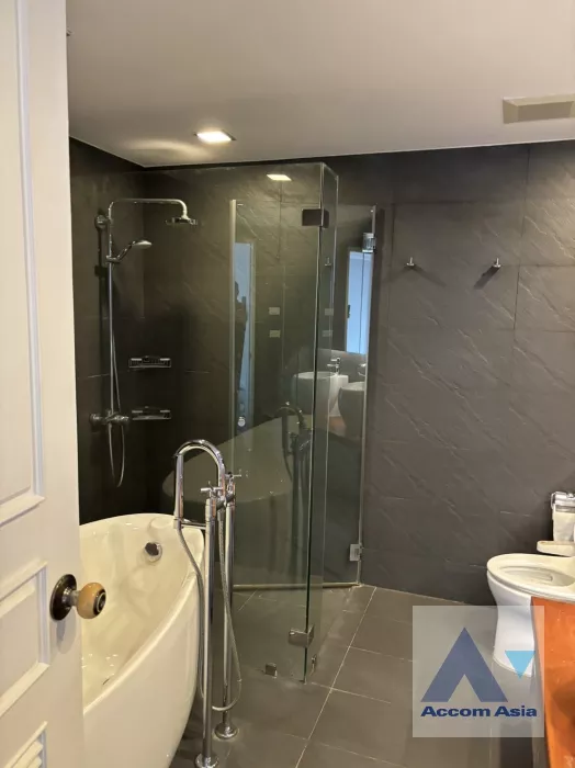 10  3 br Condominium For Rent in Ploenchit ,Bangkok BTS Chitlom at Somkid Gardens AA37722