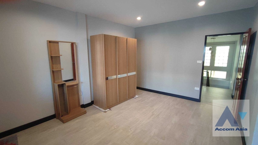 11  3 br Townhouse For Rent in Sukhumvit ,Bangkok BTS Thong Lo AA37727