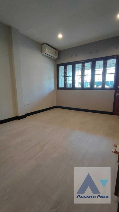 7  3 br Townhouse For Rent in Sukhumvit ,Bangkok BTS Thong Lo AA37727