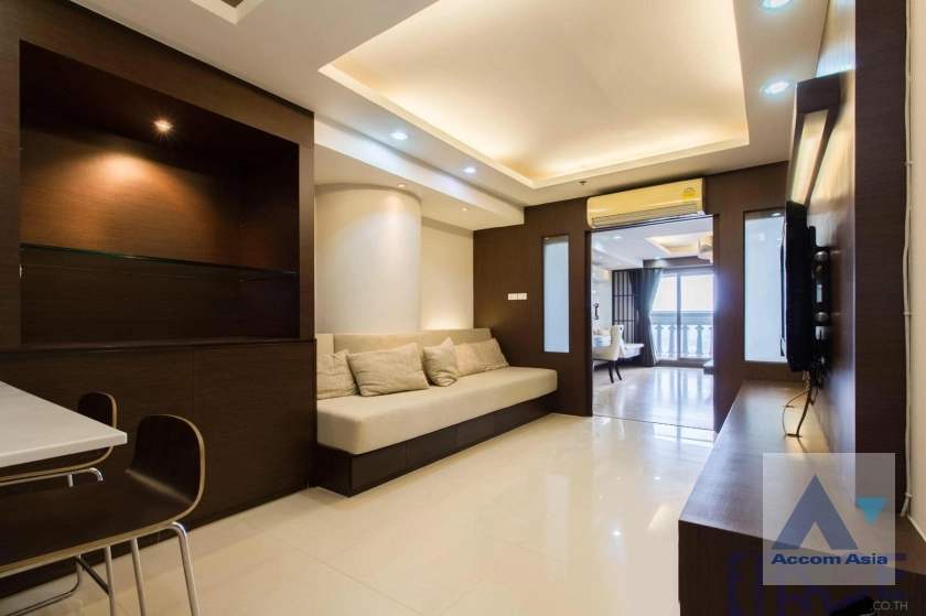 unit 1 Bedroom  Condominium For Rent in Silom, Bangkok  near BTS Surasak (AA37844)