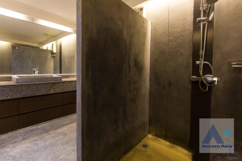  1  1 br Condominium For Rent in Silom ,Bangkok BTS Surasak at Nusa State Tower AA37844