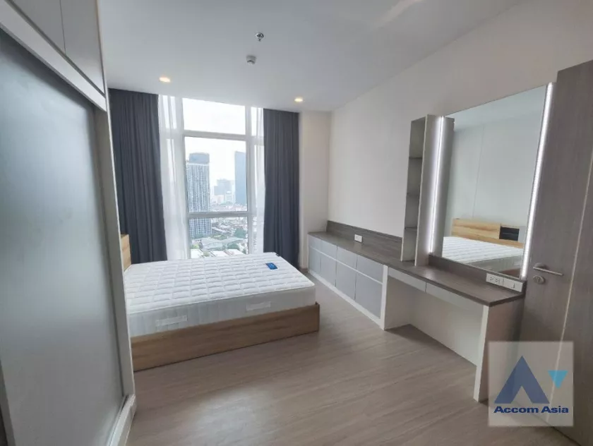  1 Bedroom  Condominium For Rent in Silom, Bangkok  near MRT Sam Yan (AA37859)