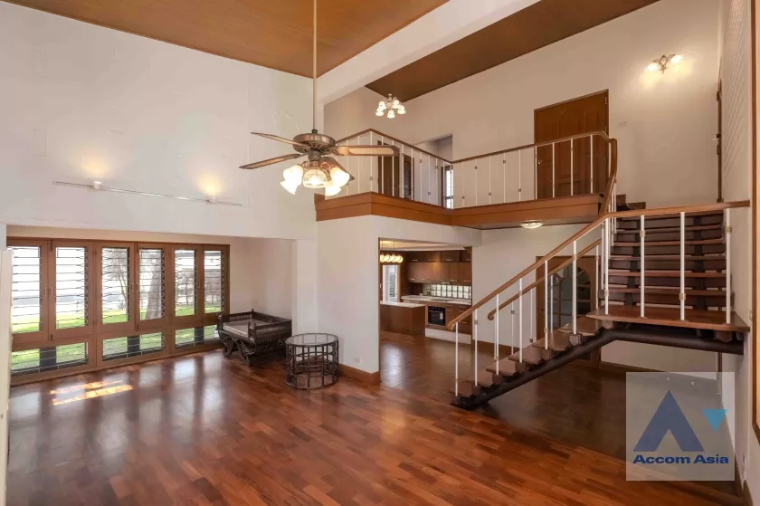  1  3 br House for rent and sale in Phaholyothin ,Bangkok BTS Victory Monument AA37860