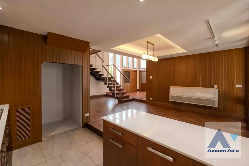 7  3 br House for rent and sale in Phaholyothin ,Bangkok BTS Victory Monument AA37860