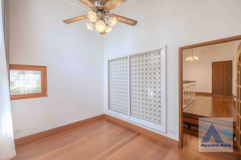 18  3 br House for rent and sale in Phaholyothin ,Bangkok BTS Victory Monument AA37860