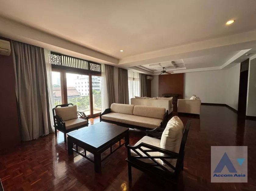  4 Bedrooms  Apartment For Rent in Sathorn, Bangkok  near BTS Chong Nonsi - MRT Lumphini (AA37861)