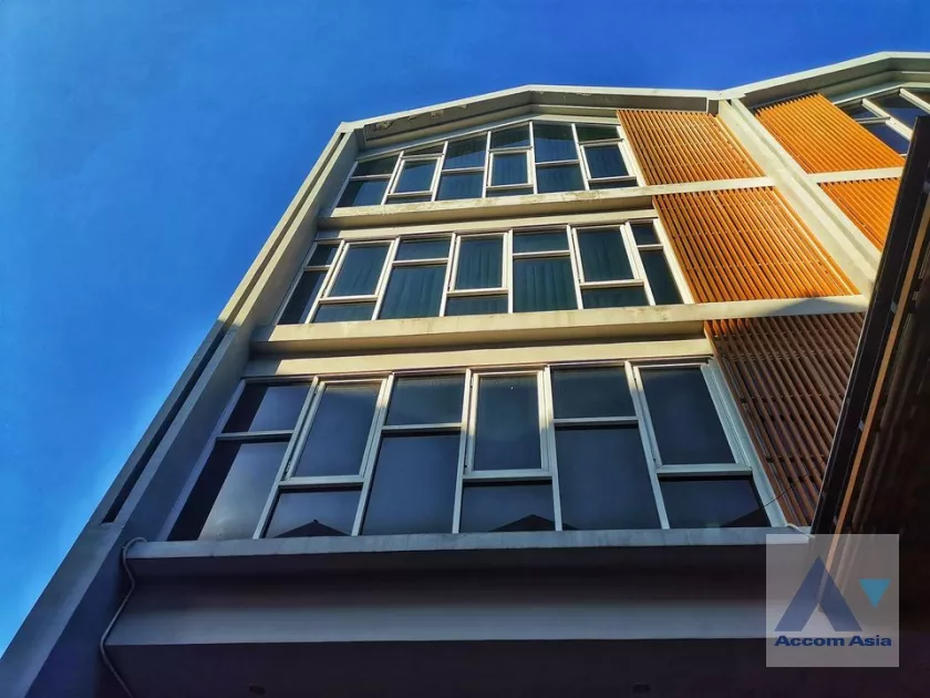 unitHome Office |  3 Bedrooms  Townhouse For Rent in Sukhumvit, Bangkok  near BTS Udomsuk (AA37932)