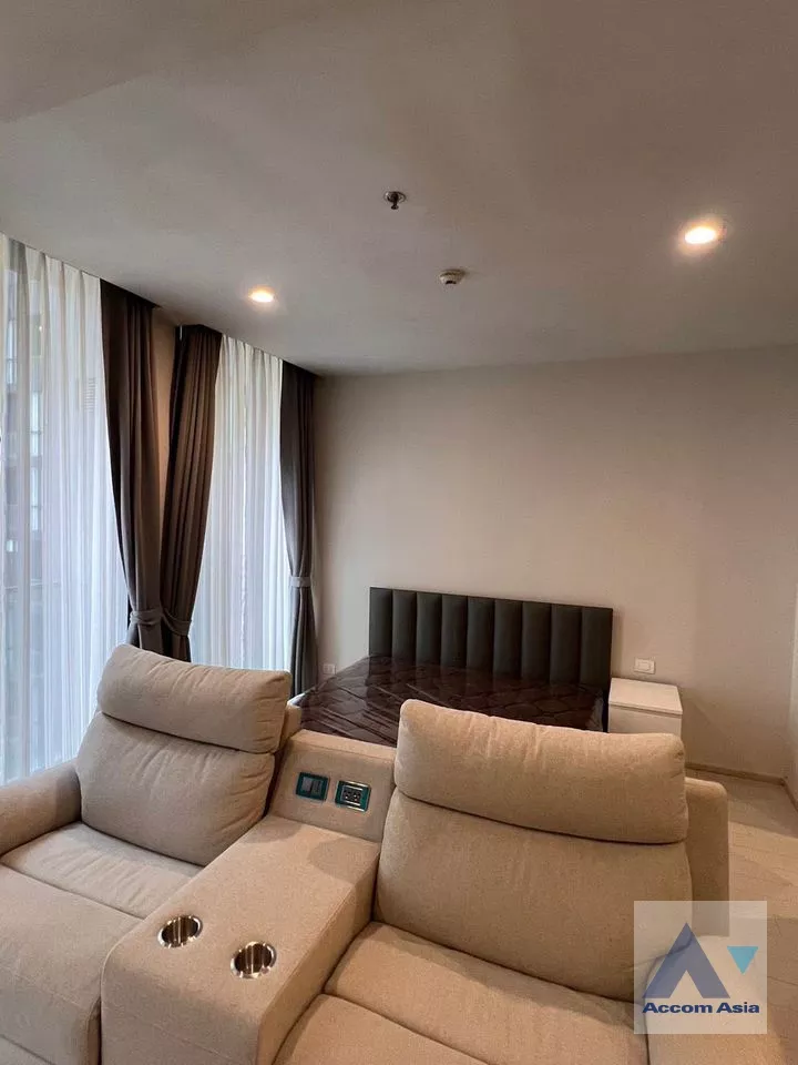 unit 1 Bedroom  Condominium For Rent in Ploenchit, Bangkok  near BTS Ploenchit (AA37933)
