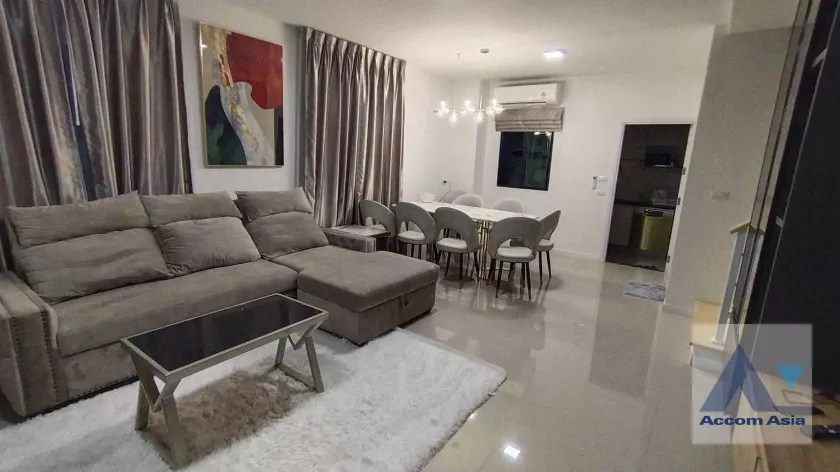  2  3 br Townhouse For Rent in Ratchadapisek ,Bangkok MRT Sutthisan at The Connect UP 3 AA37939