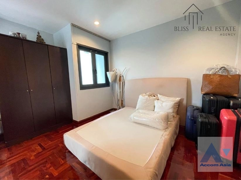 10  3 br Townhouse for rent and sale in Sathorn ,Bangkok MRT Khlong Toei AA37984