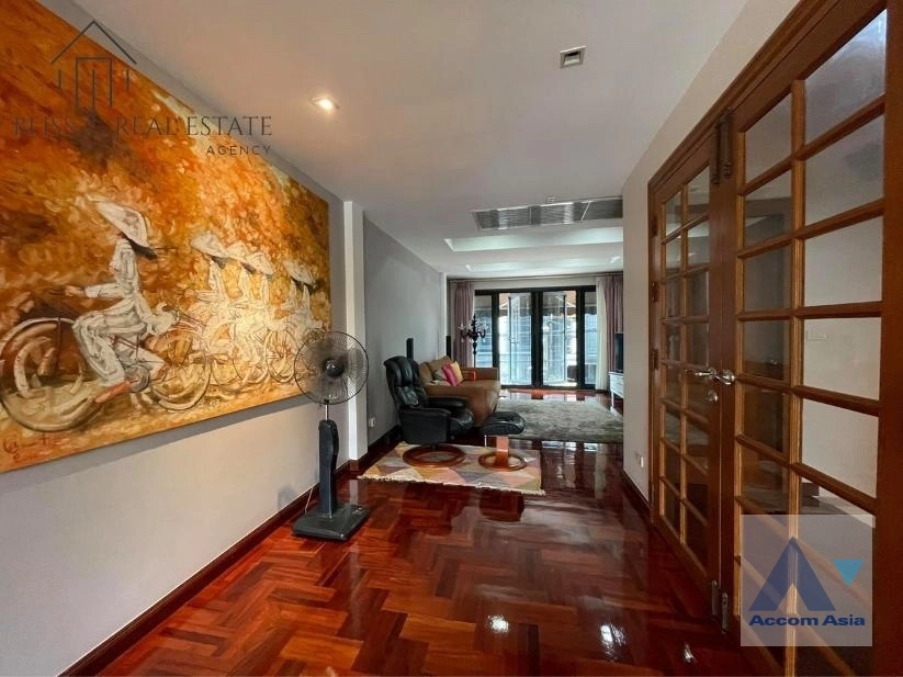  2  3 br Townhouse for rent and sale in Sathorn ,Bangkok MRT Khlong Toei AA37984