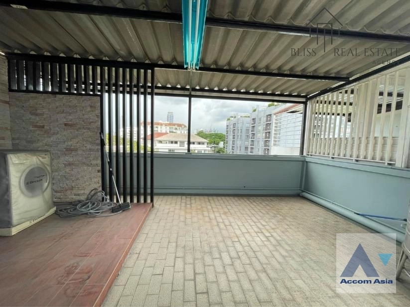 11  3 br Townhouse for rent and sale in Sathorn ,Bangkok MRT Khlong Toei AA37984