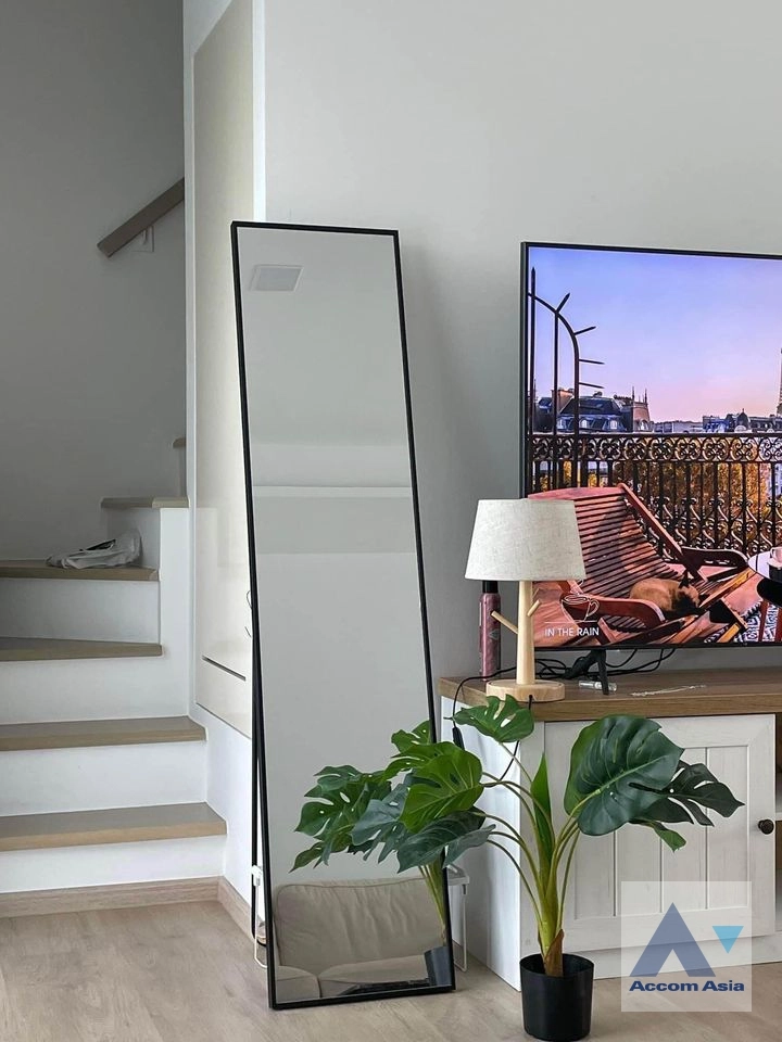 unit 3 Bedrooms  Townhouse For Rent in Samutprakan, Samutprakan  (AA37985)