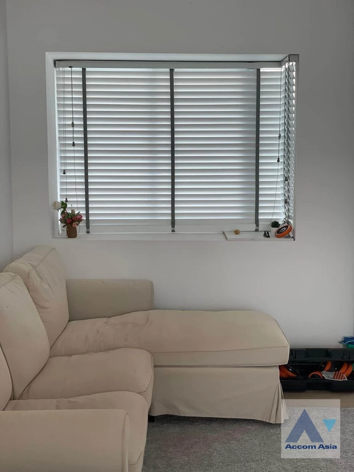 unit 3 Bedrooms  Townhouse For Rent in Samutprakan, Samutprakan  (AA37985)