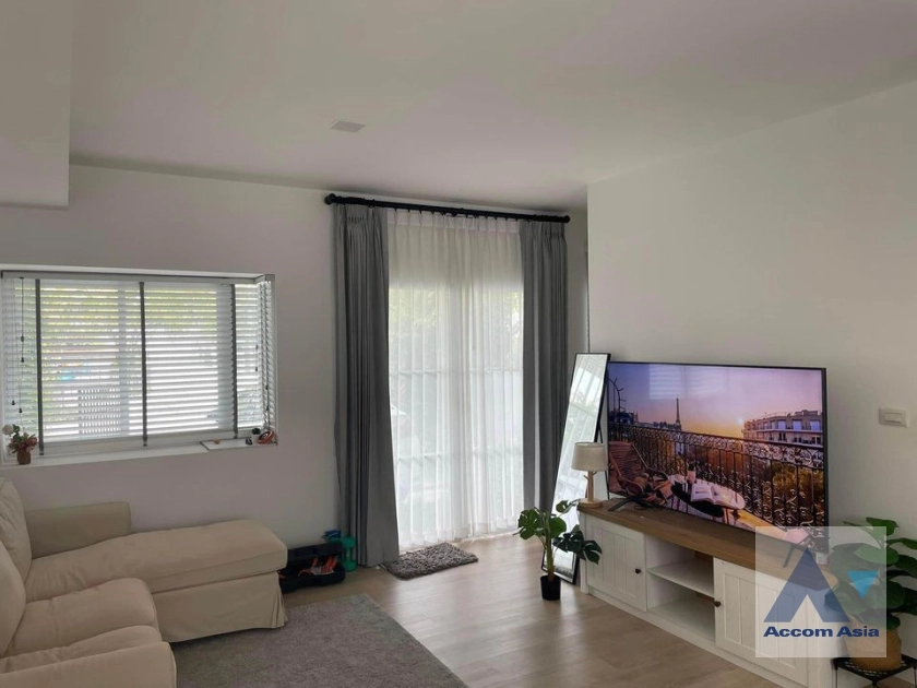 unit 3 Bedrooms  Townhouse For Rent in Samutprakan, Samutprakan  (AA37985)