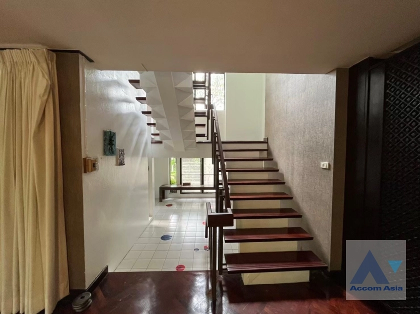 7  4 br House for rent and sale in Sukhumvit ,Bangkok BTS Phra khanong AA38011