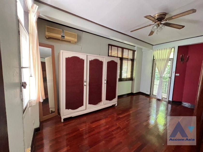 9  4 br House For Rent in sukhumvit ,Bangkok BTS Phra khanong AA38011