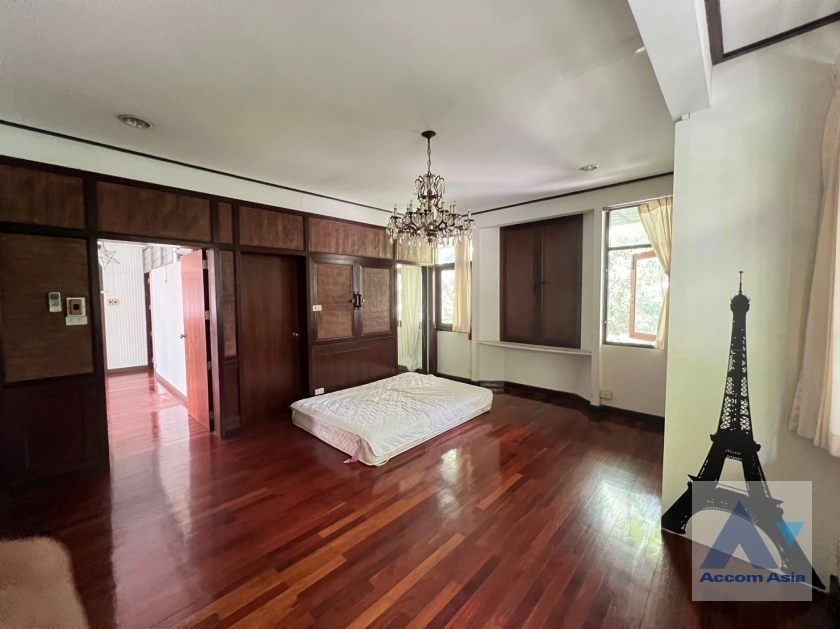 12  4 br House For Rent in sukhumvit ,Bangkok BTS Phra khanong AA38011
