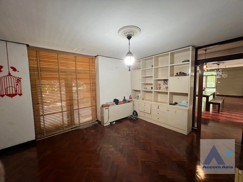 5  4 br House for rent and sale in Sukhumvit ,Bangkok BTS Phra khanong AA38011