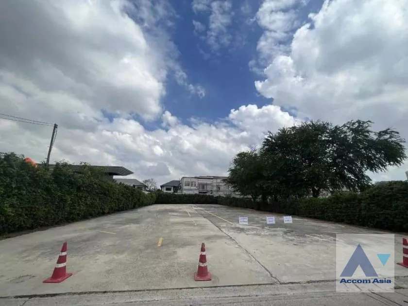  2  Land For Sale in Samutprakan ,Samutprakan  AA38025