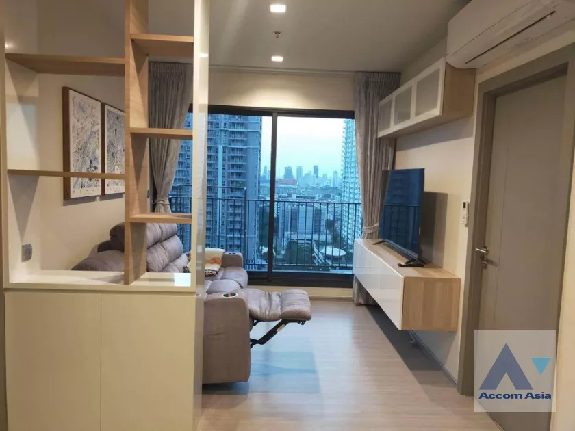 unit 2 Bedrooms  Condominium For Rent in Phaholyothin, Bangkok  near MRT Rama 9 (AA38037)