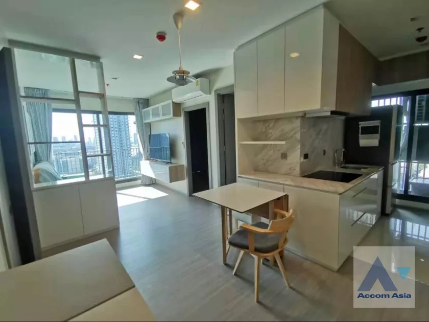 unit 2 Bedrooms  Condominium For Rent in Phaholyothin, Bangkok  near MRT Rama 9 (AA38037)