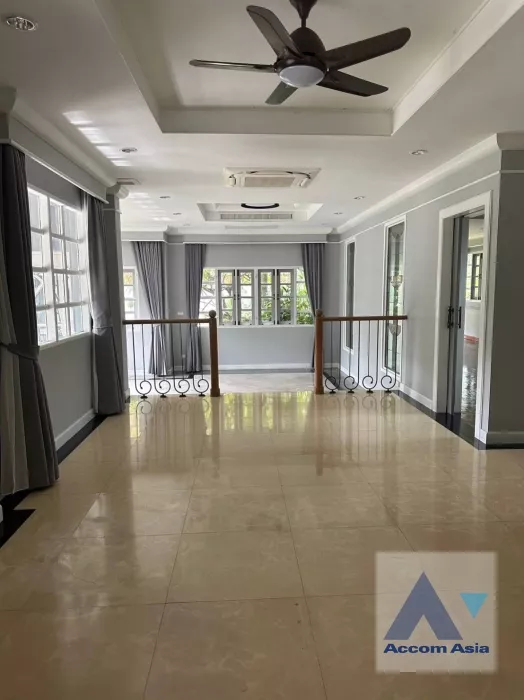 8  3 br House For Rent in Pattanakarn ,Bangkok BTS On Nut at Panya Pattanakarn Village AA38047