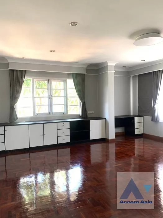 12  3 br House For Rent in Pattanakarn ,Bangkok BTS On Nut at Panya Pattanakarn Village AA38047