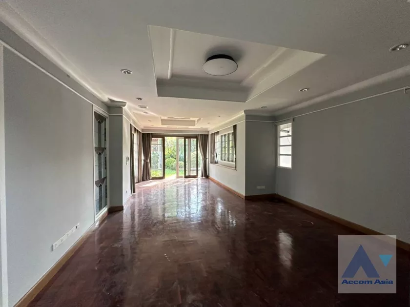 9  3 br House For Rent in Pattanakarn ,Bangkok BTS On Nut at Panya Pattanakarn Village AA38047