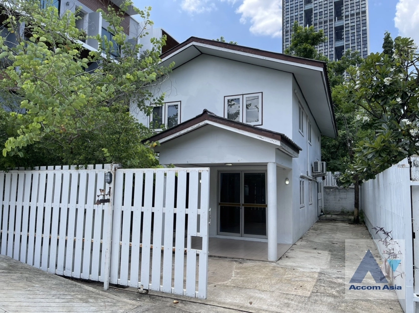  1  3 br House For Rent in Sathorn ,Bangkok BTS Chong Nonsi - MRT Lumphini AA38058